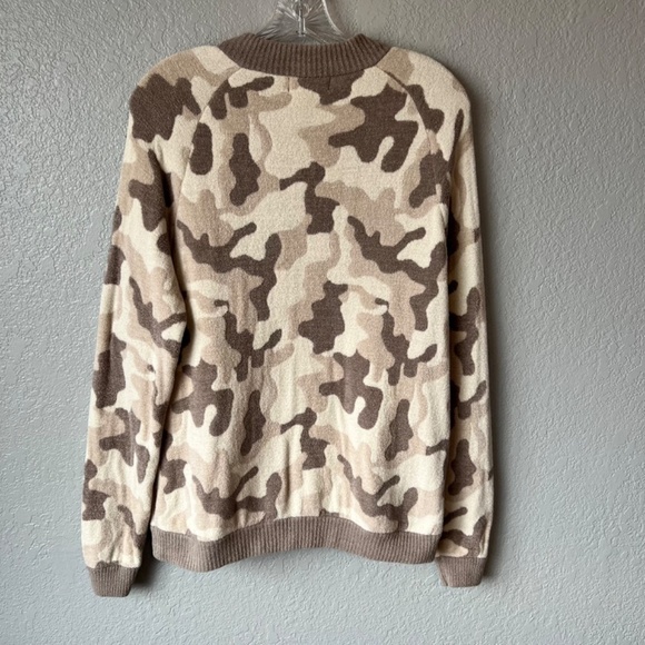BAREFOOT DREAMS size S camo bomber jacket - Picture 2 of 15